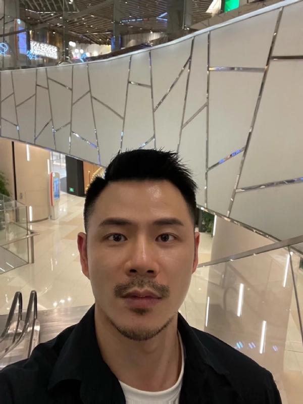 陈的第一张照片--台北残疾人相亲网